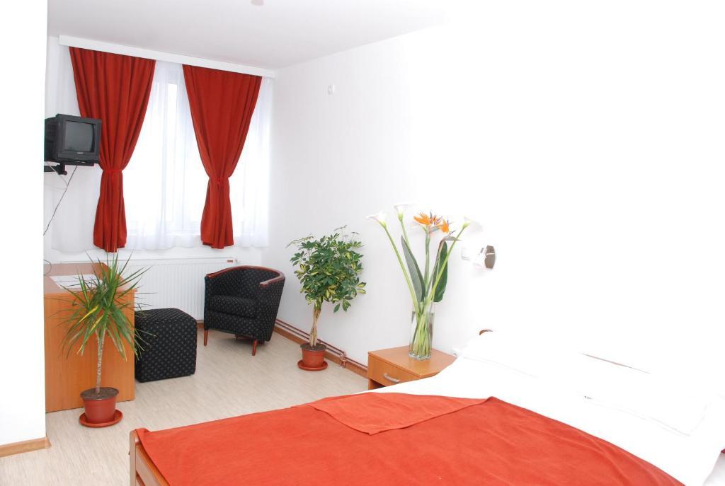 M Garni Hotel Vranje Habitación foto